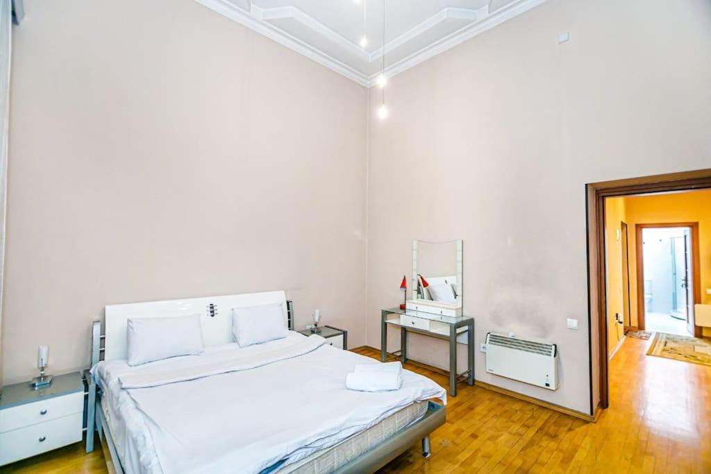 באקו Apartment Azneft Meydani מראה חיצוני תמונה
